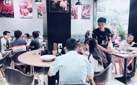 帽牌貨冒菜加盟店是如何做到日賺八千？